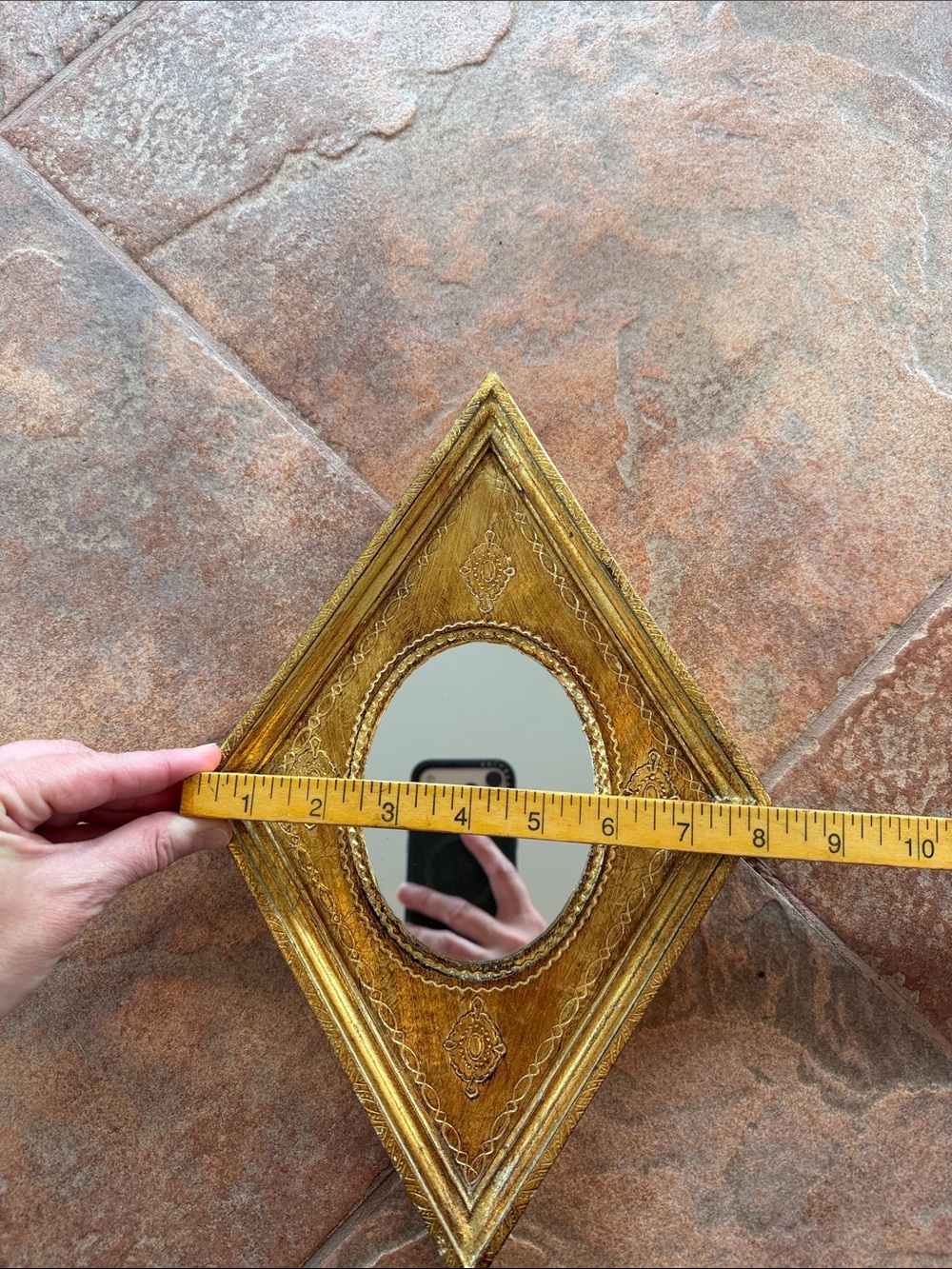 Vintage Italian Florentine Wood Gold Diamond Shape Mirror. - Picture 9 of 12